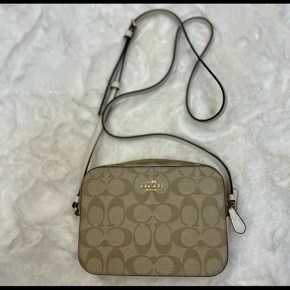 Coach mini camera bag - Picture 4 of 7